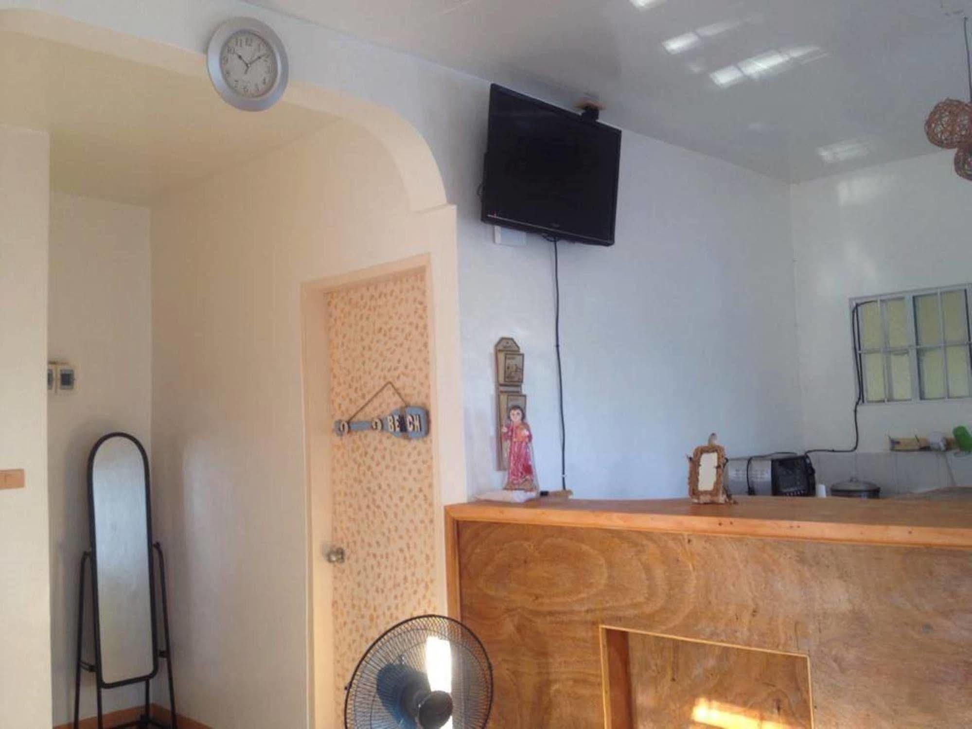 Bohemian Hostel Panglao Exterior photo